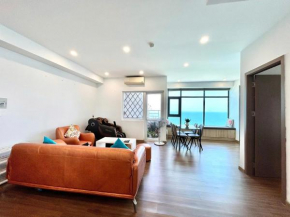 Beachfront Four-Bedroom Apartment 140m2